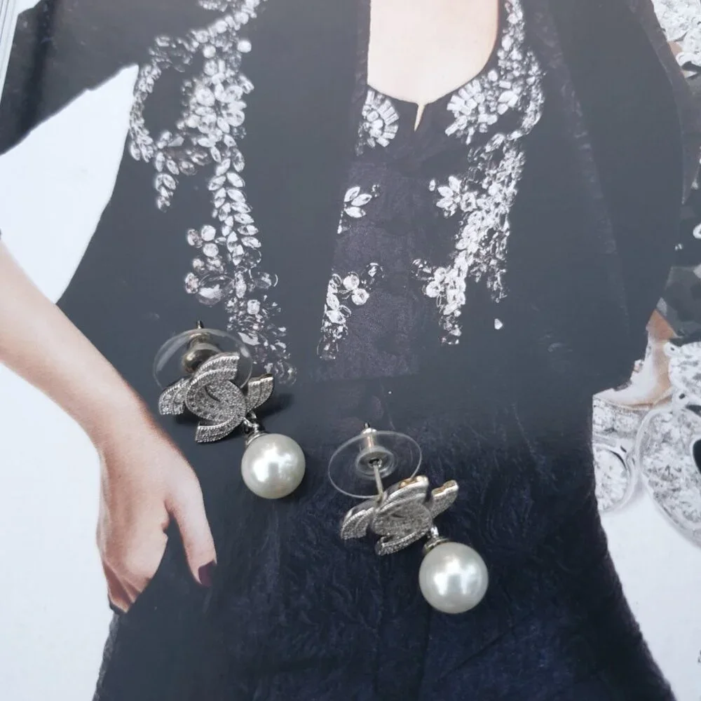 Fashion CC Stud Silver Crystals Pearl Earrings Women Casual Formal Jewelry Gift